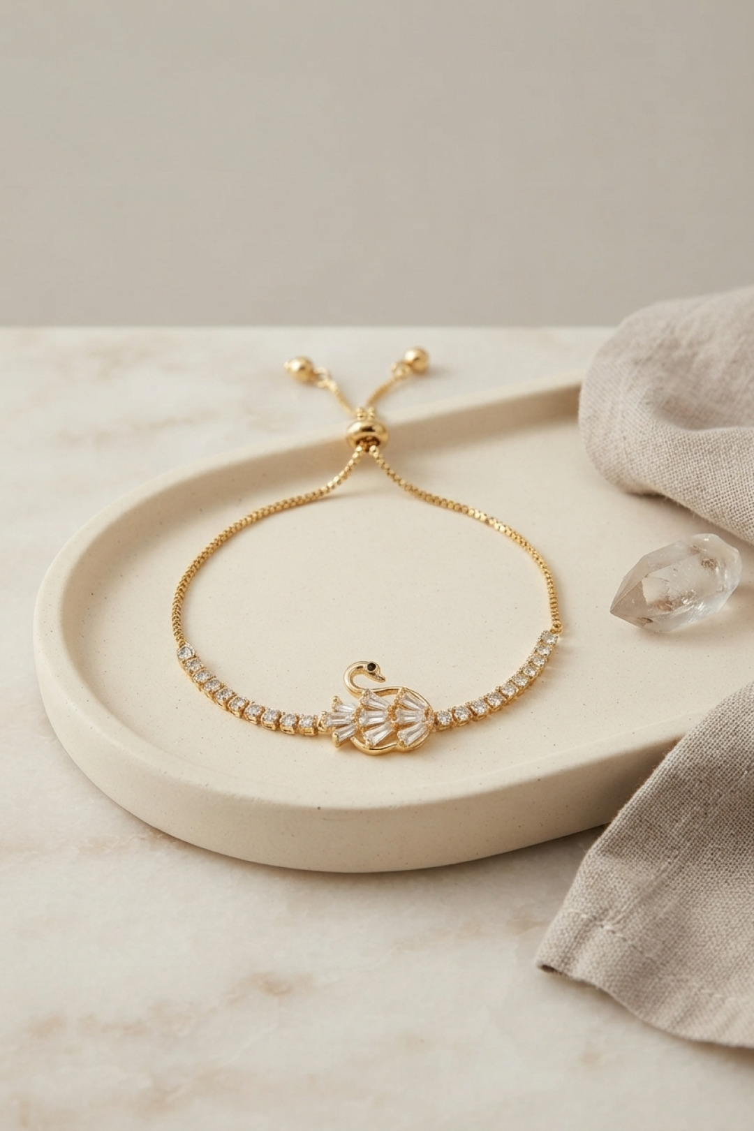 Gold Renk Zirkon Taşlı Pirinç Kuğu Model Asansörlü Bileklik 5886