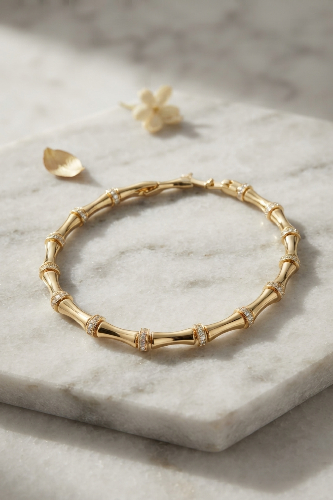 Gold Renk Bambu Model Zirkon Taşlı Kadın Bileklik 5886