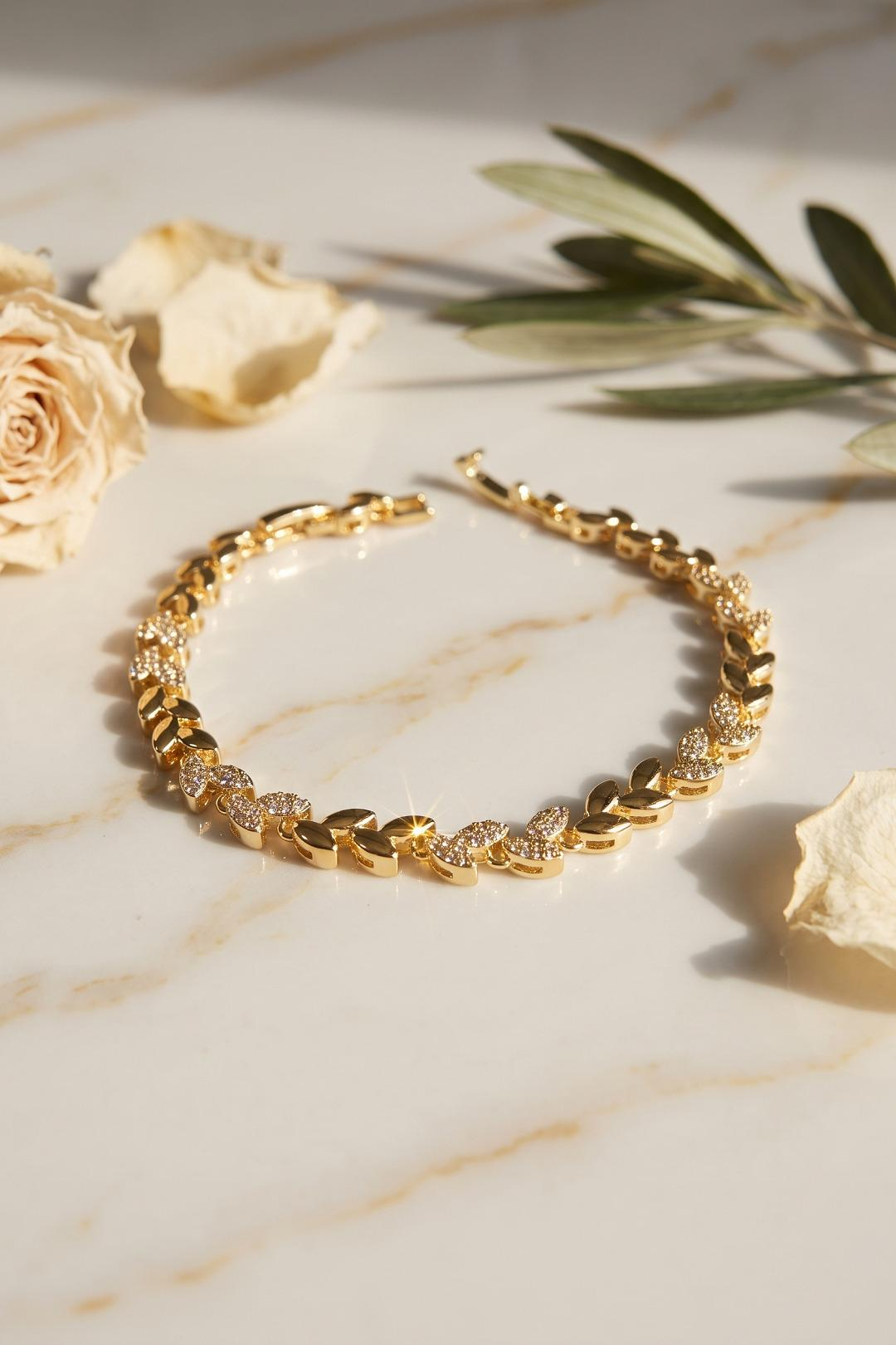 Gold Renk Pirinç Zirkon Taşlı Başak Model Kadın Bileklik 5886