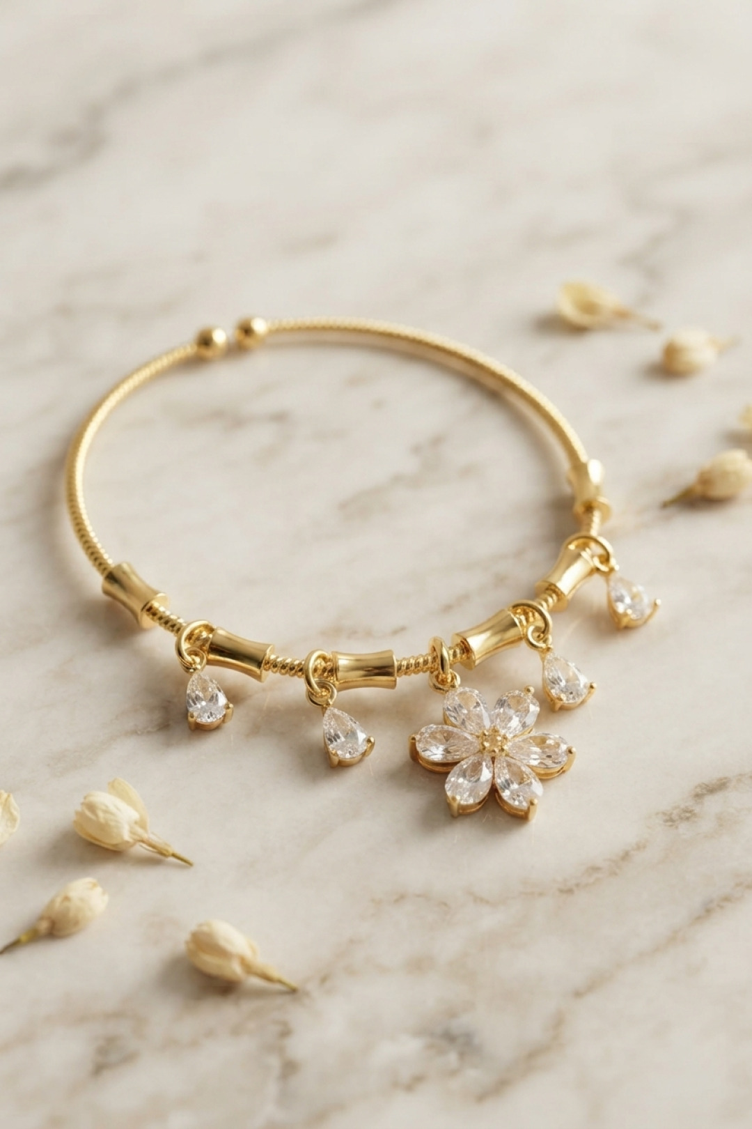 Pirinç Gold Renk YSX Lotus Model Charmlı Bileklik 5886