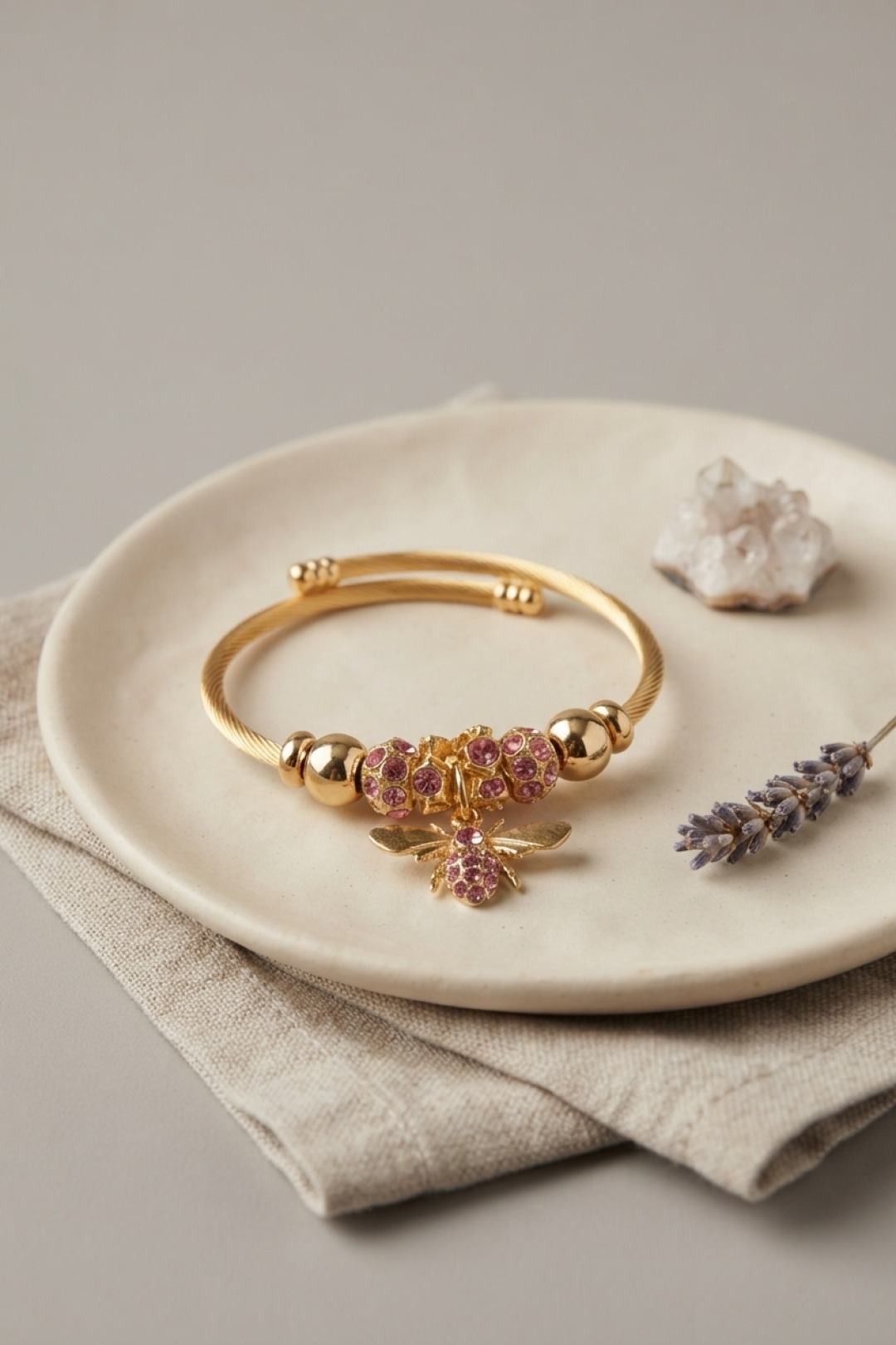 Pembe Arı Model Gold Renk Charm Bileklik 5886