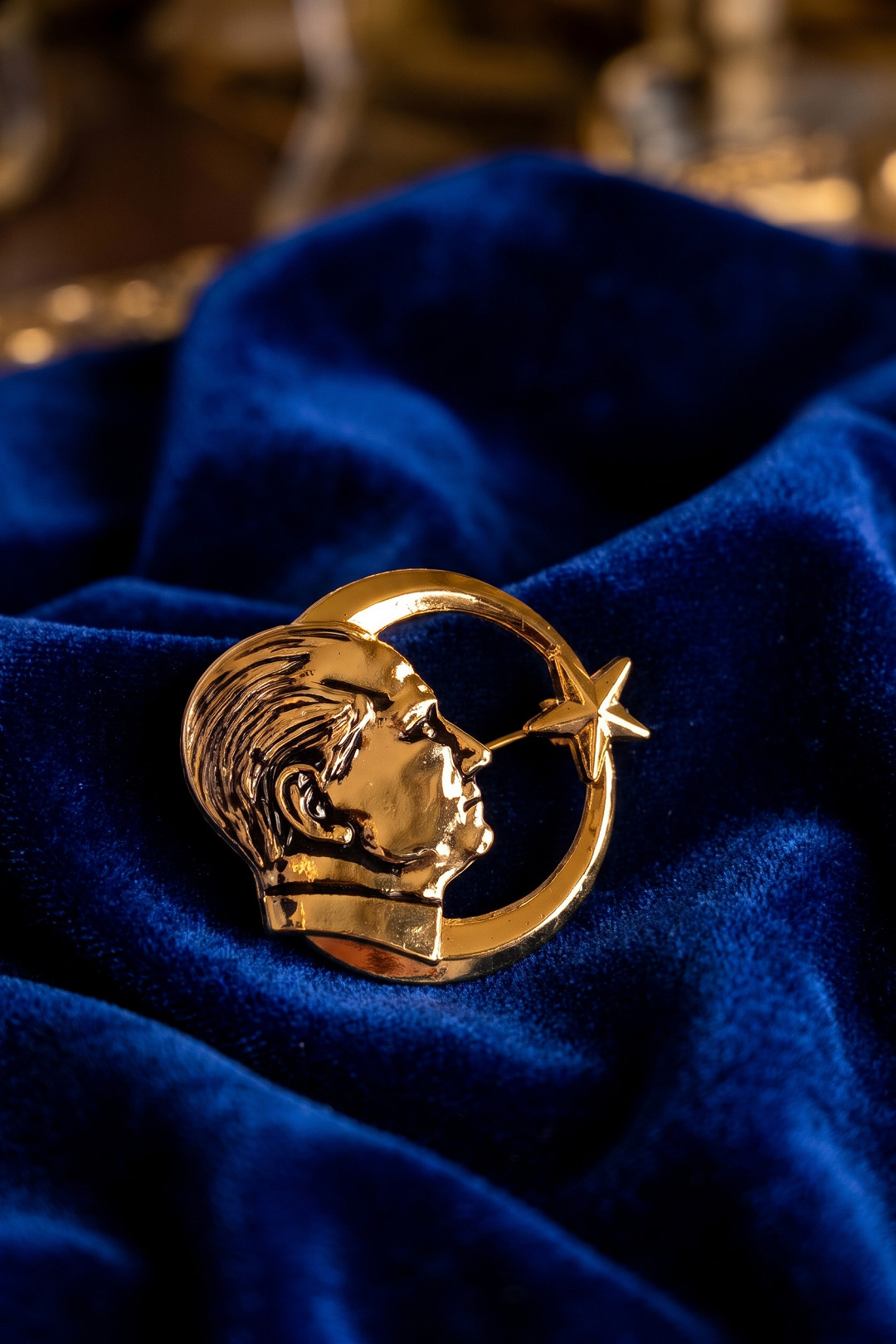 Atatürk Portre ve Ay Yıldız Model Gold Renk Pirinç Broş 5886